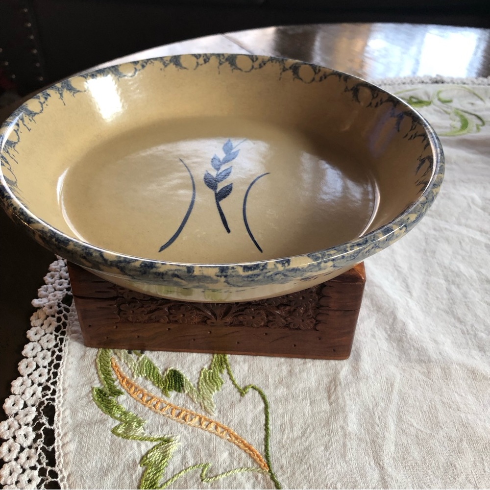Vintage Robinson Ransbottom Yellowware Pie Dish Wheat Pattern 9.5" Diameter